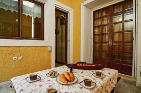 Spacious central apartment wh free parking spaces